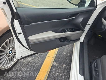 2020 Toyota Camry LE - miniatura 9