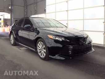 2020 Toyota Camry LE – miniatura 3