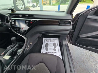 2020 Toyota Camry LE - miniatura 19