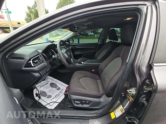 2020 Toyota Camry LE - miniatura 6