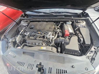 2020 Toyota Camry SE – miniatura 15