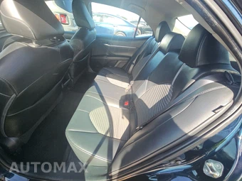 2020 Toyota Camry SE - miniatura 13