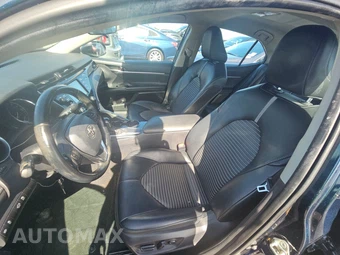 2020 Toyota Camry SE - miniatura 7