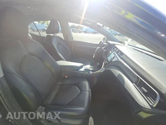 2020 Toyota Camry SE - miniatura 8