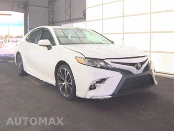 2020 Toyota Camry SE - miniatura 2