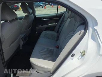 2020 Toyota Camry SE - miniatura 9