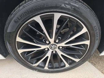 2020 Toyota Camry SE - miniatura 27