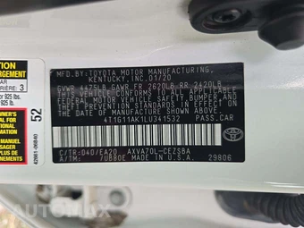 2020 Toyota Camry SE - miniatura 5