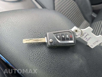 2020 Toyota Camry SE - miniatura 8