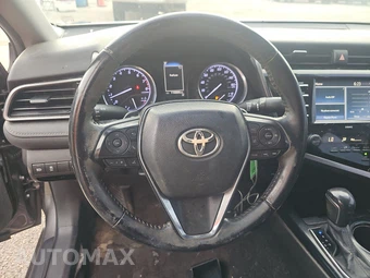 2020 Toyota Camry SE – miniatura 10