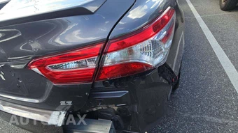 2020 Toyota Camry SE – miniatura 24