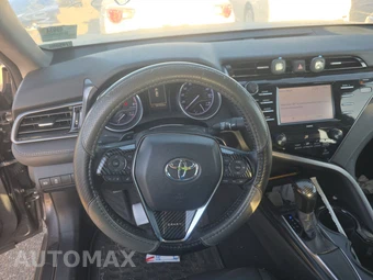 2020 Toyota Camry SE - miniatura 10