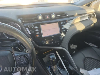 2020 Toyota Camry SE - miniatura 11