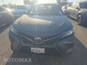 2020 Toyota Camry SE - miniatura 2