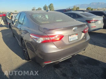 2020 Toyota Camry SE - miniatura 6