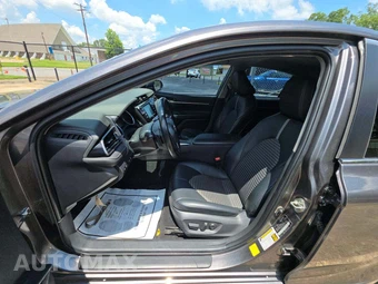 2020 Toyota Camry SE - miniatura 3