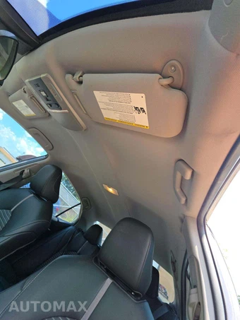 2020 Toyota Camry SE - miniatura 8