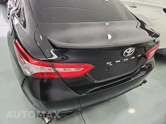 2020 Toyota Camry SE - miniatura 5
