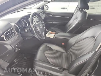 2020 Toyota Camry SE - miniatura 7