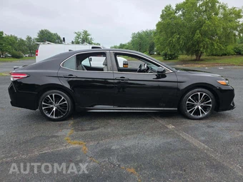 2020 Toyota Camry SE - miniatura 4