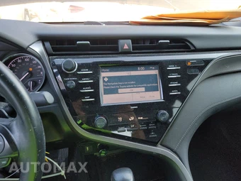 2020 Toyota Camry SE – miniatura 11