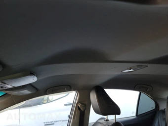 2020 Toyota Camry SE – miniatura 17