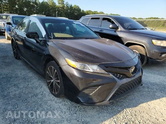 2020 Toyota Camry SE – miniatura 3