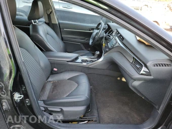 2020 Toyota Camry SE – miniatura 8
