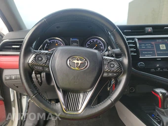 2020 Toyota Camry SE - miniatura 10