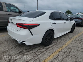 2020 Toyota Camry SE - miniatura 4