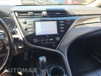 2020 Toyota Camry SE - miniatura 10
