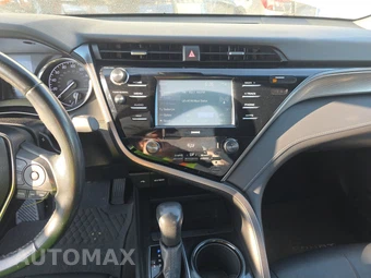 2020 Toyota Camry SE - miniatura 11