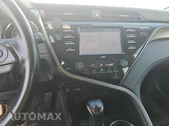 2020 Toyota Camry SE - miniatura 11
