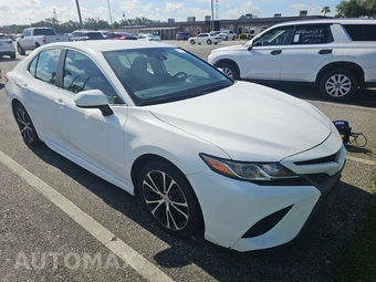 2020 Toyota Camry SE - miniatura 3