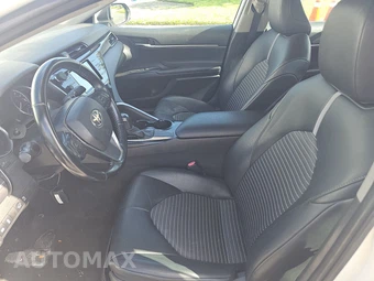 2020 Toyota Camry SE - miniatura 7