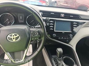2020 Toyota Camry SE - miniatura 11