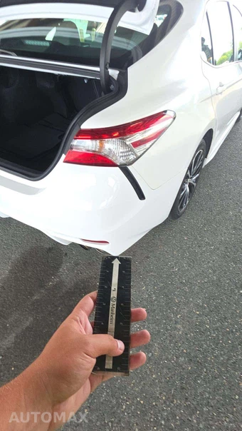 2020 Toyota Camry SE - miniatura 25