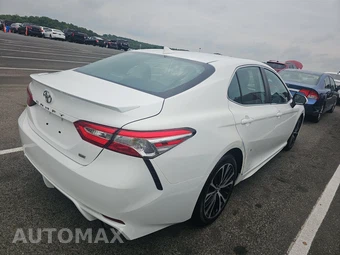 2020 Toyota Camry SE - miniatura 4