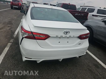 2020 Toyota Camry SE - miniatura 5