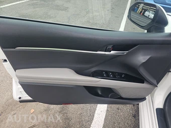 2020 Toyota Camry SE - miniatura 9