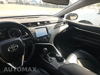 2020 Toyota Camry SE - miniatura 11
