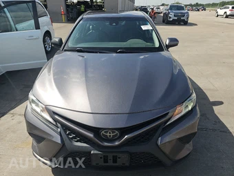 2020 Toyota Camry SE - miniatura 2