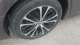 2020 Toyota Camry SE - miniatura 24