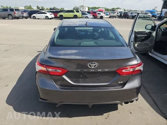 2020 Toyota Camry SE - miniatura 5