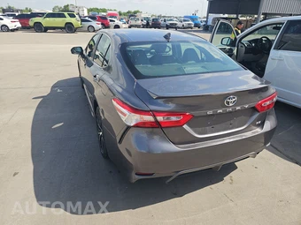 2020 Toyota Camry SE - miniatura 6