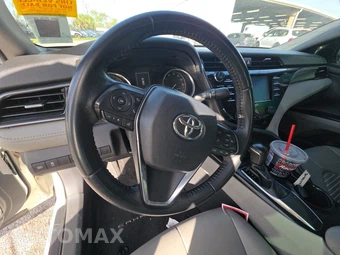2020 Toyota Camry SE - miniatura 10