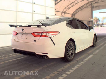 2020 Toyota Camry SE - miniatura 4