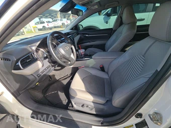 2020 Toyota Camry SE - miniatura 7