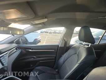 2020 Toyota Camry SE - miniatura 18