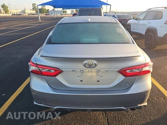 2020 Toyota Camry SE - miniatura 5